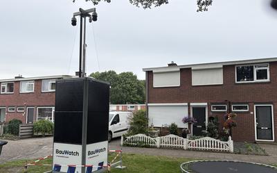 Aan de Grote Beer in Klazienaveen staat sinds kort een grote beveiligingscamera. Reden: meerdere brandstichtingen.