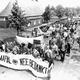 Duizenden mensen demonstreerden in juni 1979 in Gasselte tegen de opslag van kernafval. 