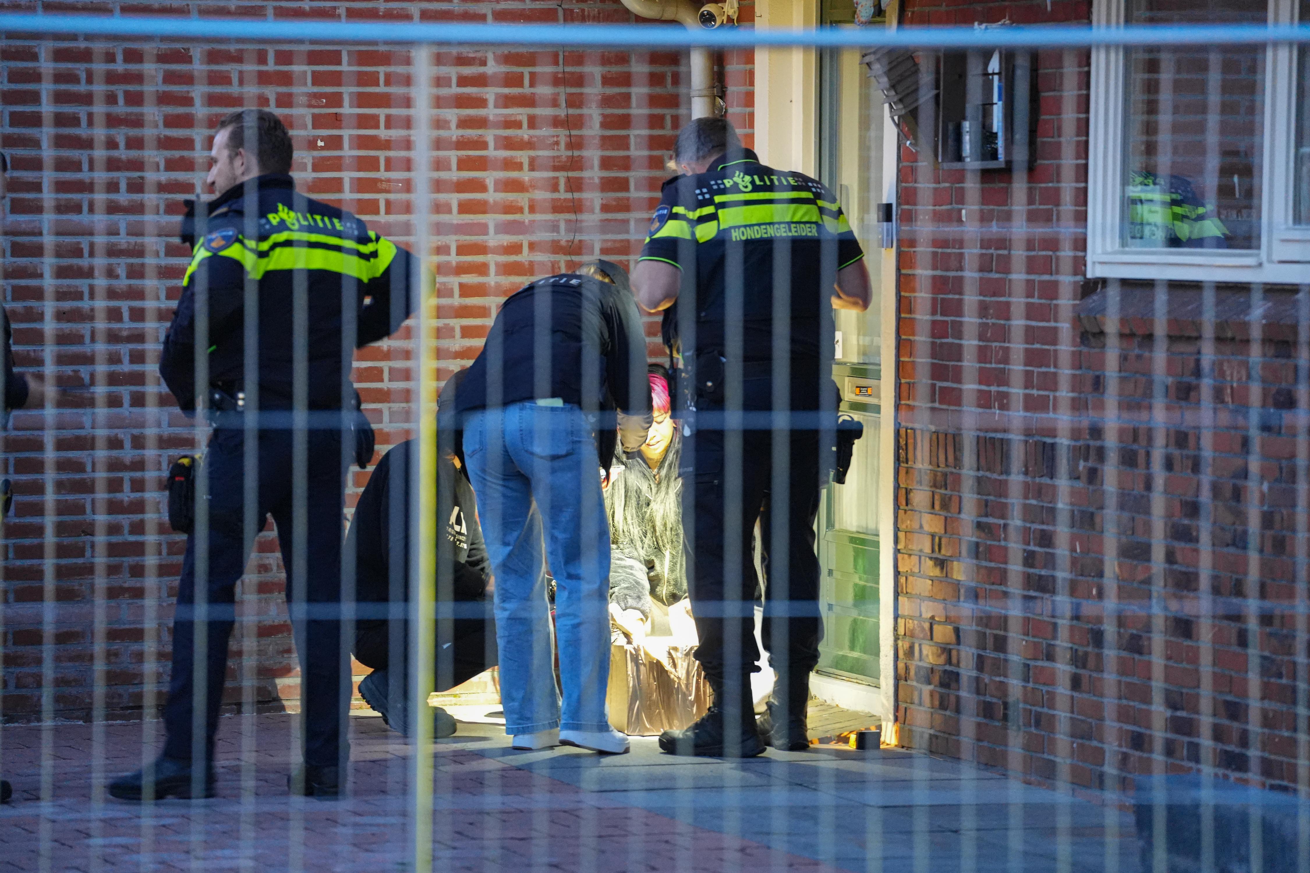Donderdagavond vond de politie een verdacht pakket voor de woning aan de Oranjestraat.
