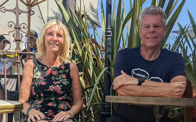 Els Bijlholt (60) en Johann Schelwald (63) uit Groningen.