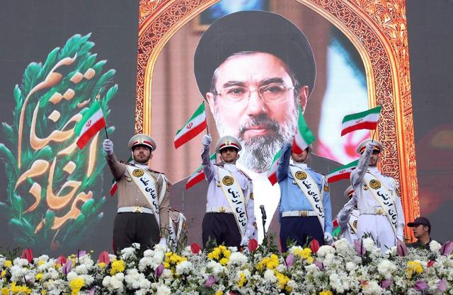 De Iraanse opperste leider Mojtaba Khamenei zegt dat de Verenigde Staten verslagen zijn, en dat de Perzische Golf een nieuwe fase ingaat onder Iraanse leiding. 