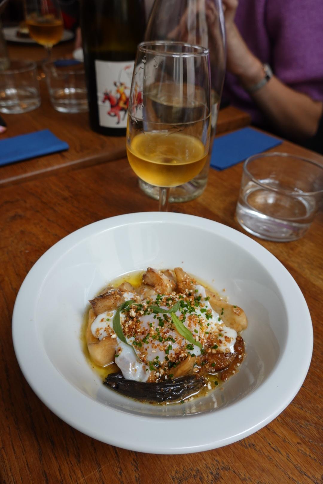 Een vondst uit de Eater lijst van Parijs: Recoin. 