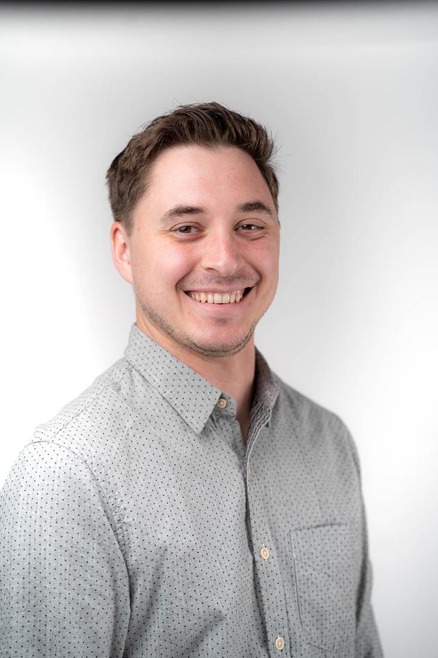 Steve Marik, die als journalist van Inside Nebraska Rienk Mast op de voet volgt