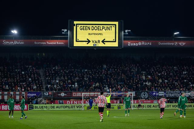 Een doelpunt van FC Groningen is afgekeurd wegens buitenspel bij de wedstrijd tegen Sparta Rotterdam. Moeten de regels voor buitenspel op de schop?