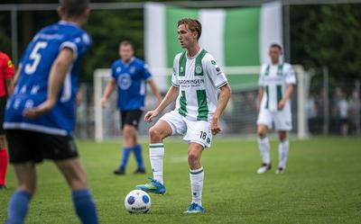 FC Groningen-middenvelder Tygo Land keerde voor het oefenduel met Peize terug in het dorp waar hij opgroeide. 