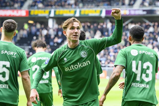 FC Groningen plaatste zich dankzij een 2-1 zege op Heracles voor het eerst in vijf jaar voor de play-offs voor Europees voetbal. Tygo Land maakte in Almelo zijn derde treffer van het seizoen. 