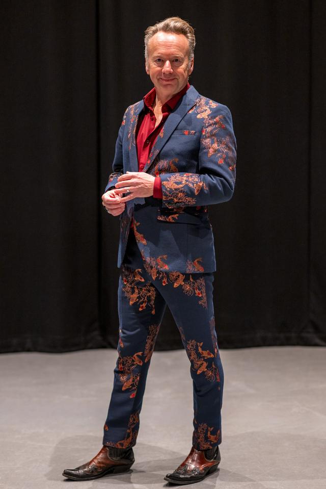 Joris Linssen: „Als jongen dacht ik dat ik de wereld veranderde met de revolutie. Als volwassene wist ik: het is al heel wat als ik één kind kan helpen.”