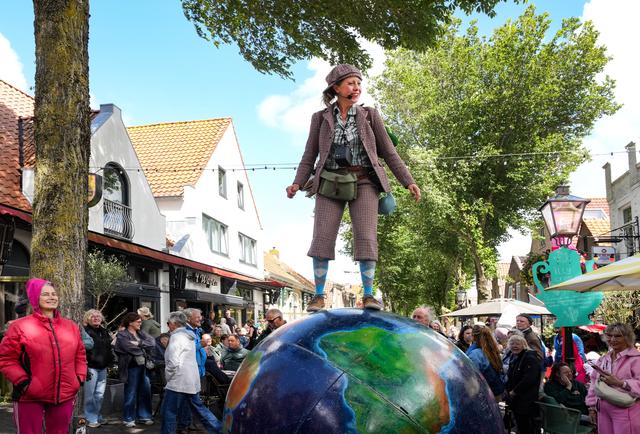 Terschelling
Straattheater in Midsland:  Compagnie With Balls.