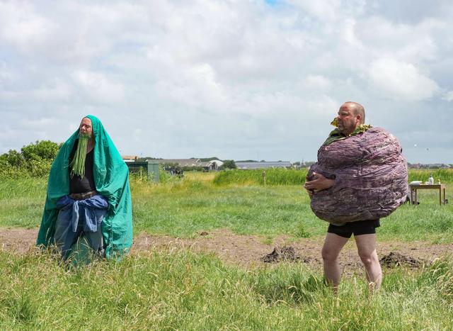 Bambie: acteurs als planten.