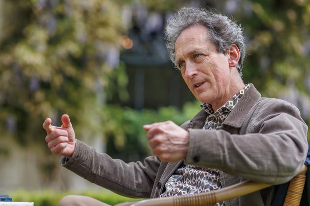 Yoram Ish-Hurwitz, artistiek leider van het Oranjewoud Festival. „De oude grenzen voldoen niet meer."