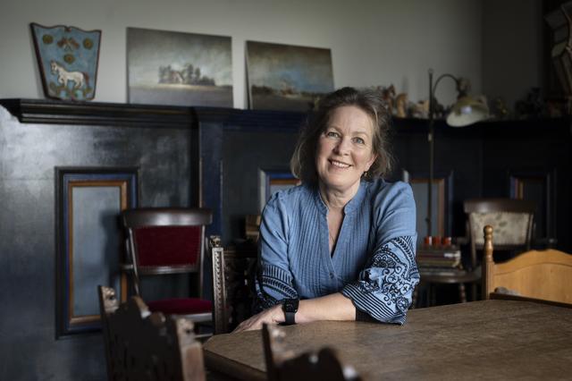 Anke Bijlsma, thuis, op boerderij Grut Winia: 'Trek de gordijnen open. Je moet áltijd onderdeel blijven.'