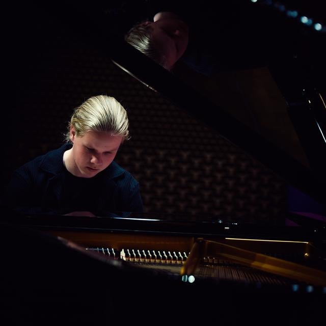 Teun van Doorn uit IJlst in de finale van het Prinses Christina Concours in Den Haag, zaterdagmiddag.