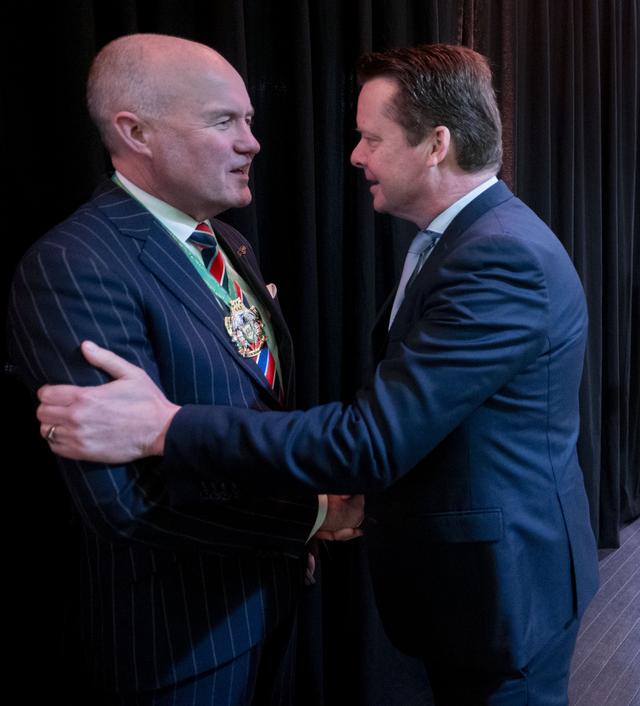 Commissaris van de Koning Arno Brok en burgemeester van Noardeast-Fryslân Johannes Kramer zijn ook van de partij.