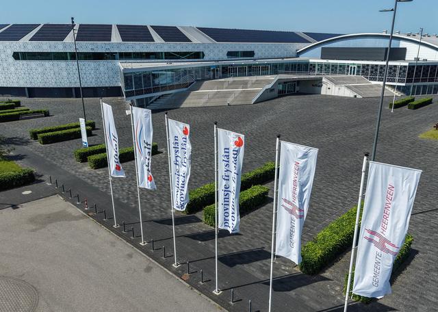 Provincie Fryslân en gemeente Heerenveen, samen aandeelhouder van Thialf, onderzoeken uitbreiding van het wintertopsportcentrum.