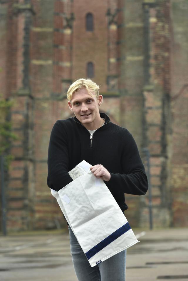 Okke de Jonge ontwierp met Boxo een herbruikbare verzendverpakking voor online pakketjes. Dat leek simpeler dan het in werkelijkheid was.  ,,Er kwam echt heel veel achterweg.’’