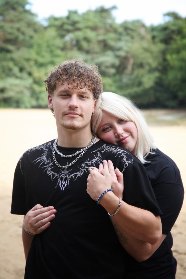 Mackenzie Sueters en Marit Kramer in september, een paar weken voor hun huwelijk.