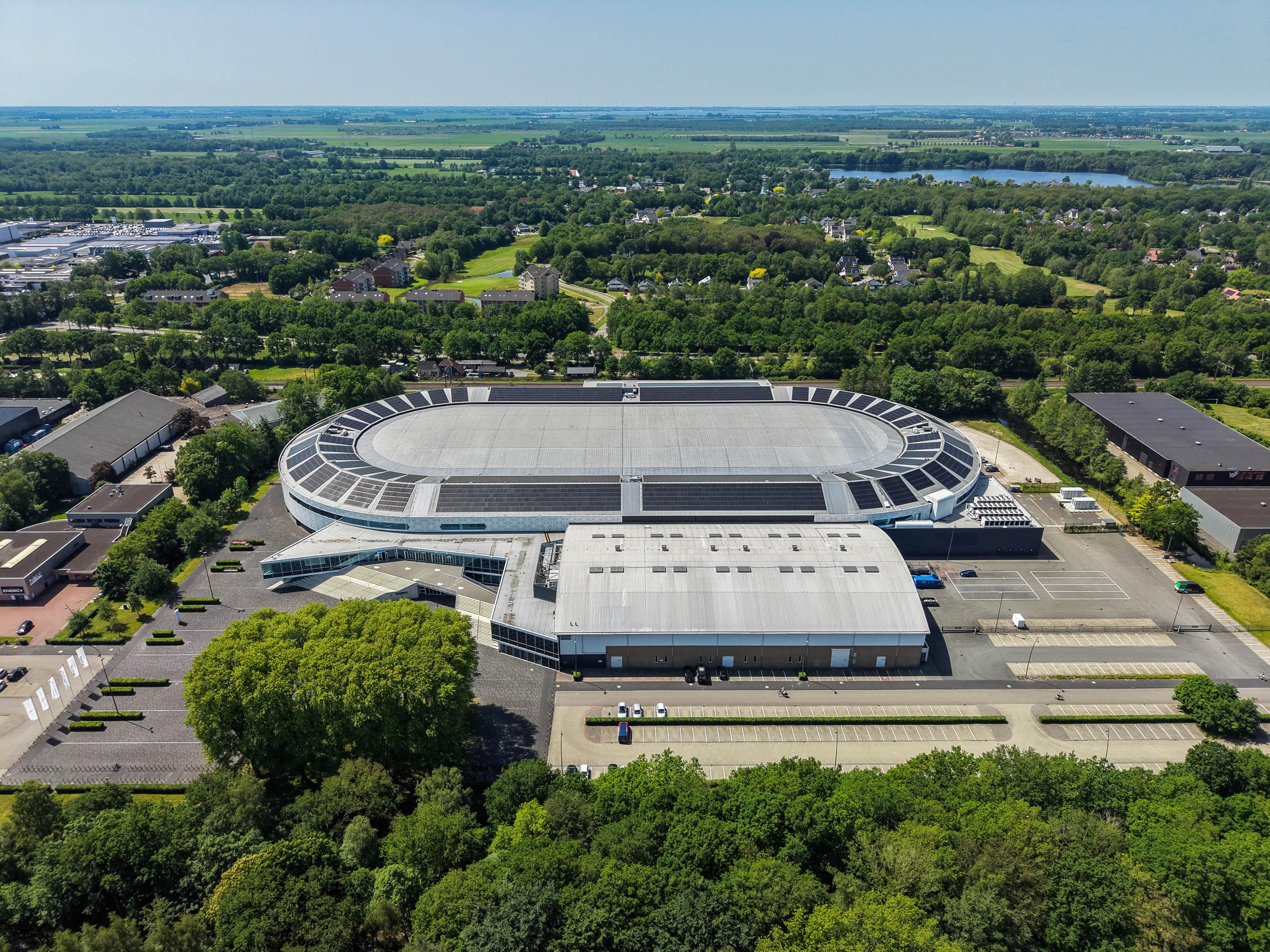 Een extra trainingshal moet meer ruimte geven aan olympische wintersporten rond Thialf.