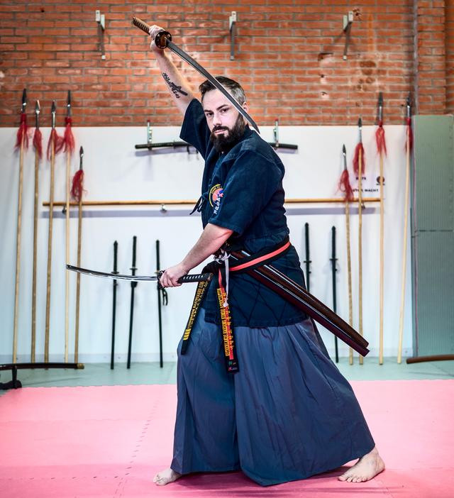 Dennis Norberhuis doet aan Haedong Kumdo, een oosterse zwaardvechtsport.