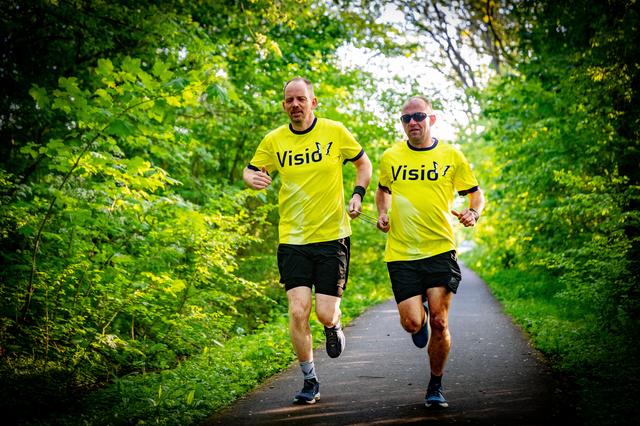Dirk Jan Posthumus en Marcel Aalbers (rechts) trainen voor LOOP Leeuwarden.