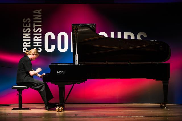 Teun van Doorn in de finale van het Prinses Christina Concours in Den Haag, zaterdagmiddag.