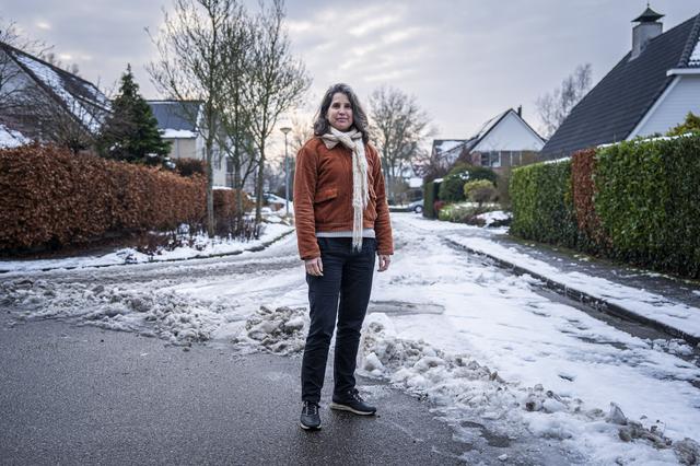 Docent Miriam Akkerman van de opleiding Innovatieve Plantenteelt over hoe strooizout de natuur beïnvloedt.
