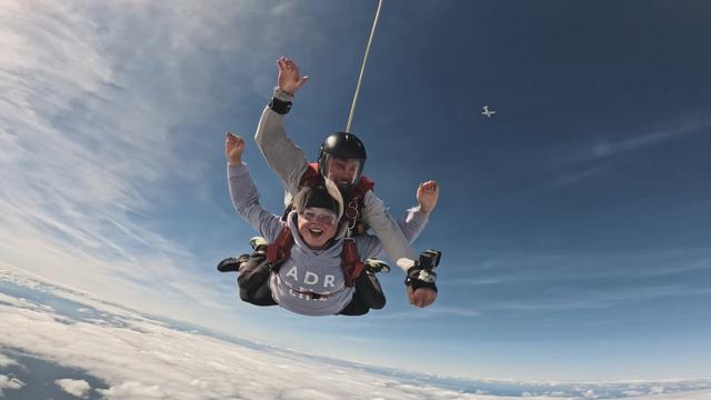 Van de bucket list: uit een vliegtuig springen.