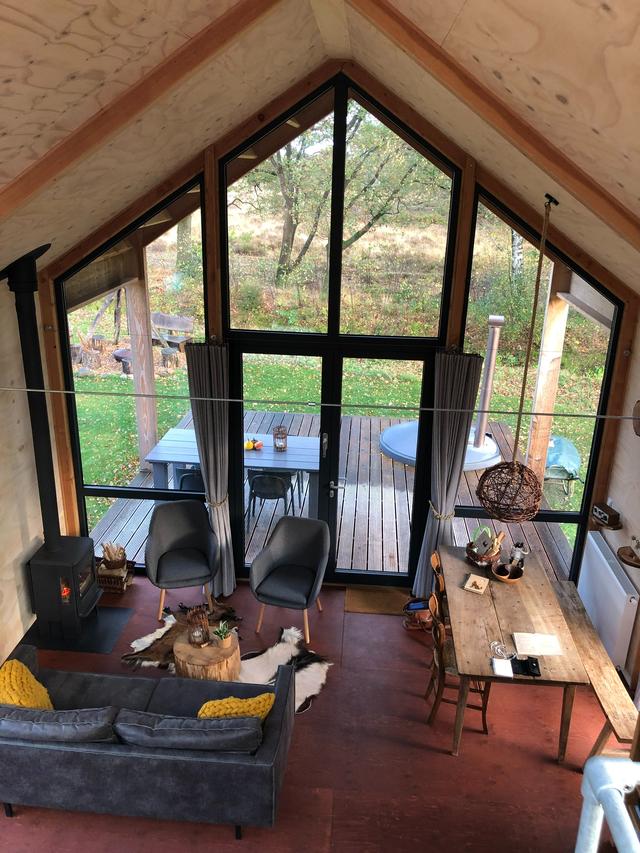 Het interieur van de Nature Lodge.