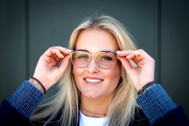 Sytske de Jong met haar magische bril. 