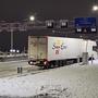 Is het de Brennerpas? Nee het is Ring Zuid. Waar vrachtwagens de helling niet halen dankzij de sneeuw. Foto van Patrick Wind