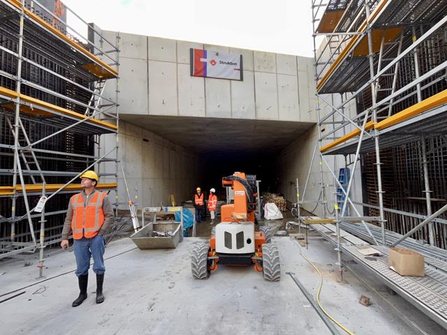 Zo ziet de nieuwe bustunnel er van de buitenkant uit. 
