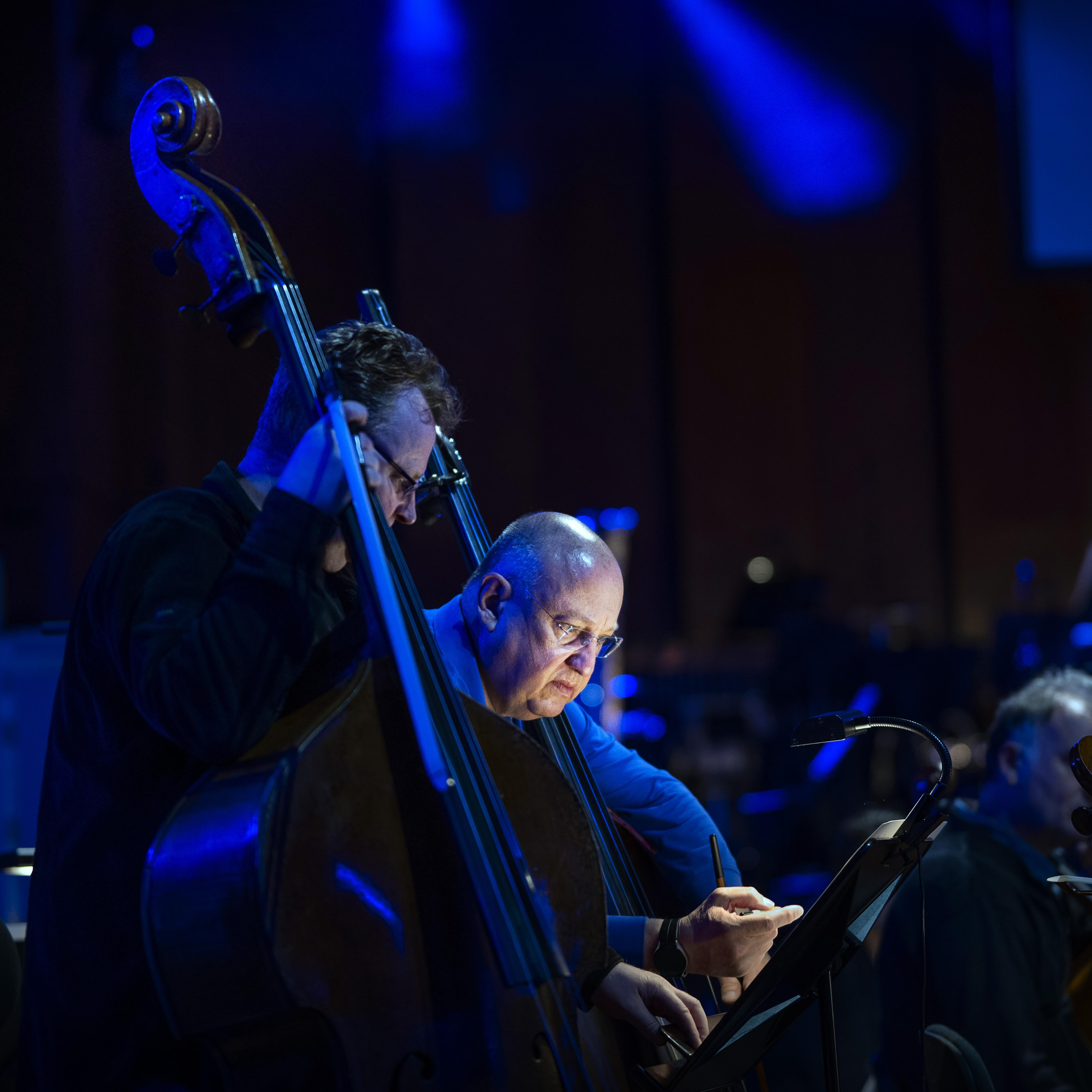 Het Noord Nederlands Orkest repeteert voor Hello World!, dat vrijdagavond 19 juni plaatsvindt in De Oosterpoort, Groningen.