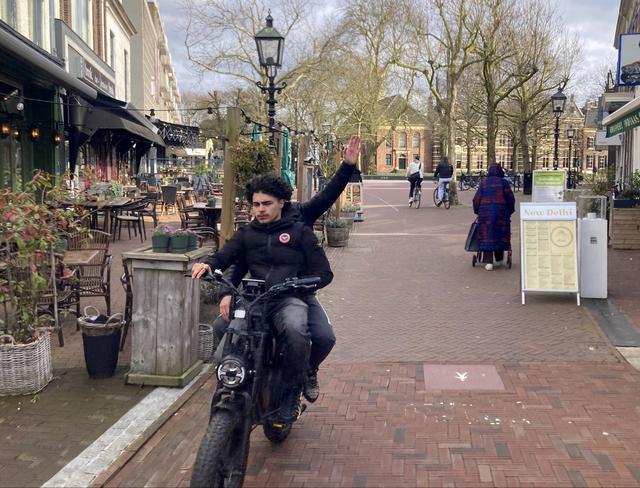 Fatbikes in Assen scheuren veelvuldig door het voetgangersgebied.