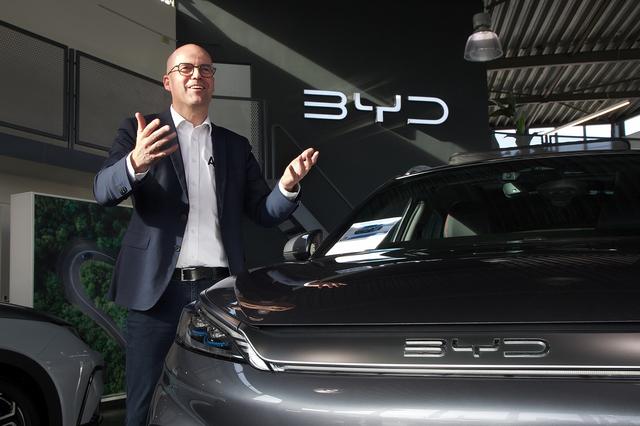 Groninger Martin Jutstra van de BYD-garage in Meppel.