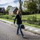 Minister Sophie Hermans (VVD, Klimaat en Groene Groei) kwam naar Warffum om te praten met bezorgde bewoners.