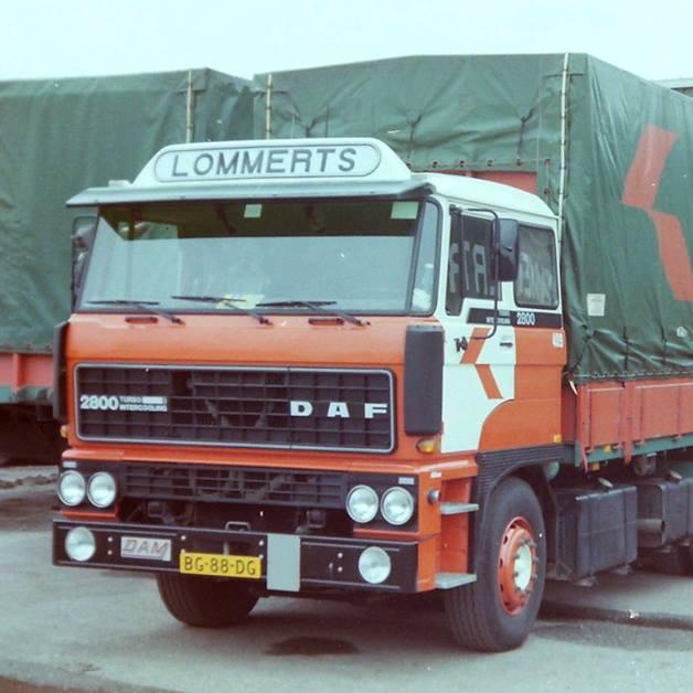 Een van de trucks die vroeger voor Lommerts reed.