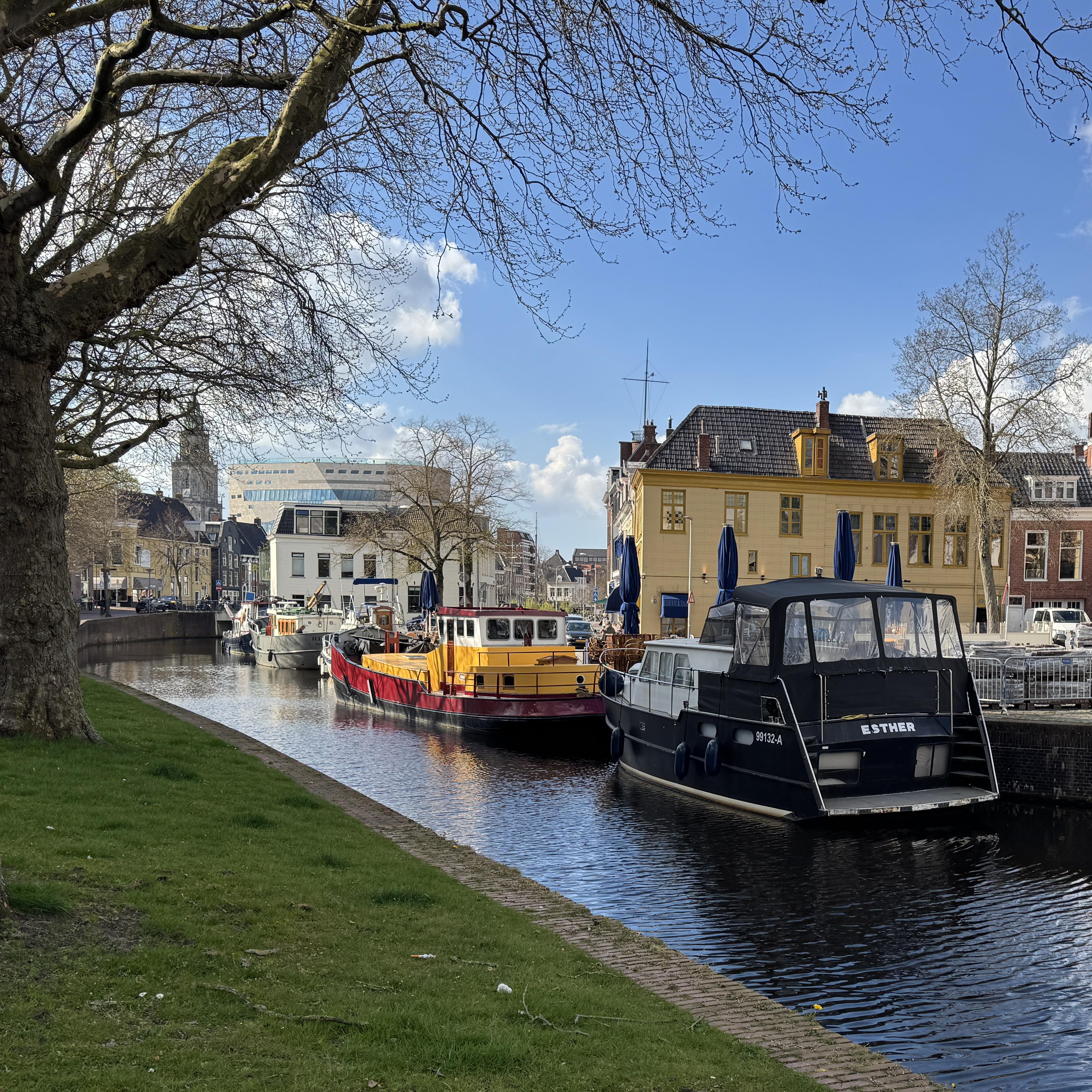 Voor het gros van deze boten is straks geen plek meer in de Oosterhaven.