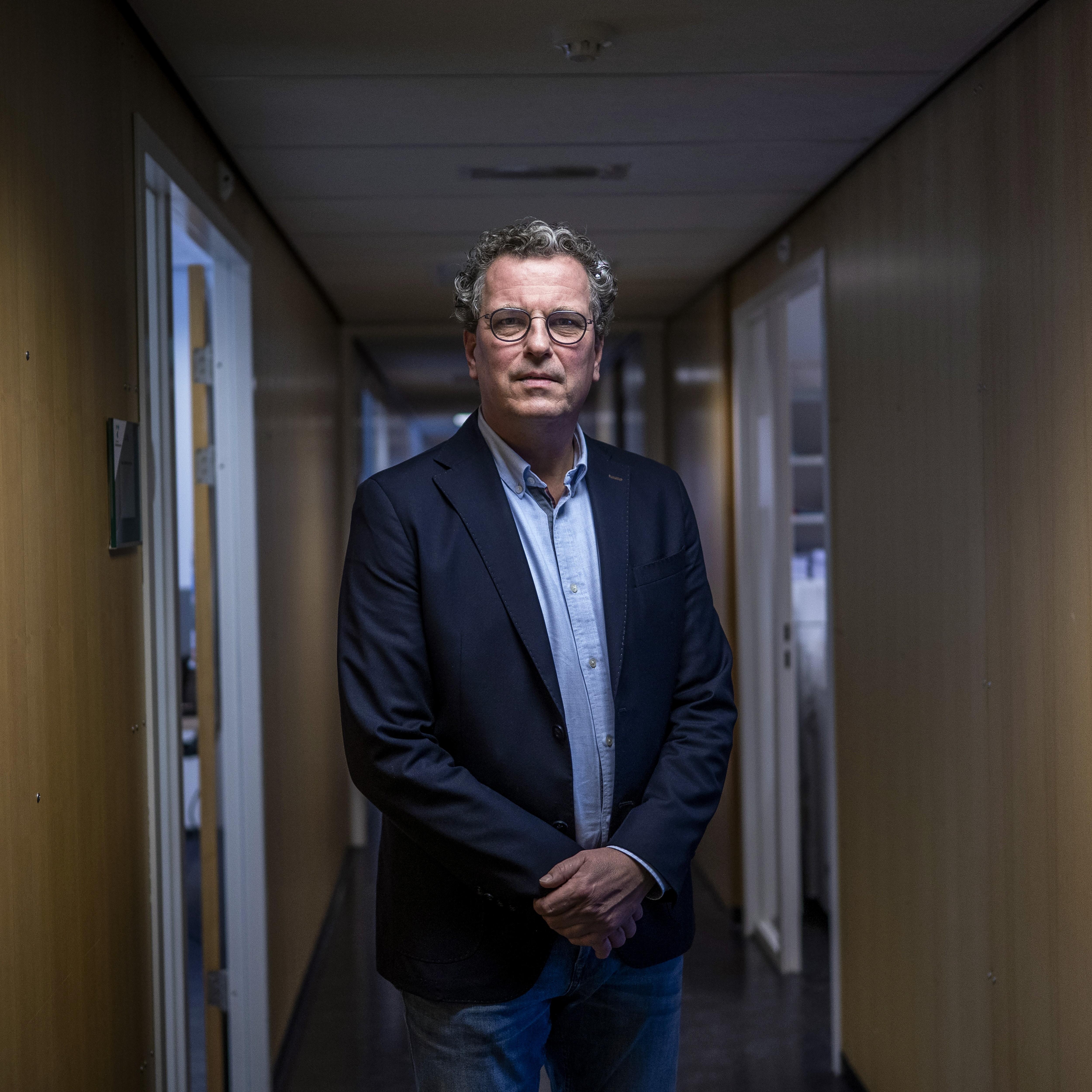 Wethouder Hans Haze (VZ Westerkwartier) reageert chagrijnig op omwonenden die klagen over spelende kinderen.