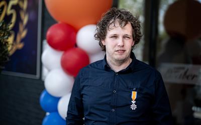 Harm Jan Haan (35) uit Schildwolde is koninklijk onderscheiden.