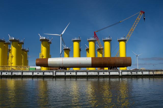 De Eemshaven wordt een aanlandingsplek voor de windstroom vanaf de Noordzee.
