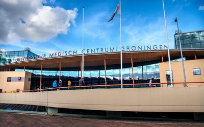 Hoofdentree van het UMCG in Groningen.