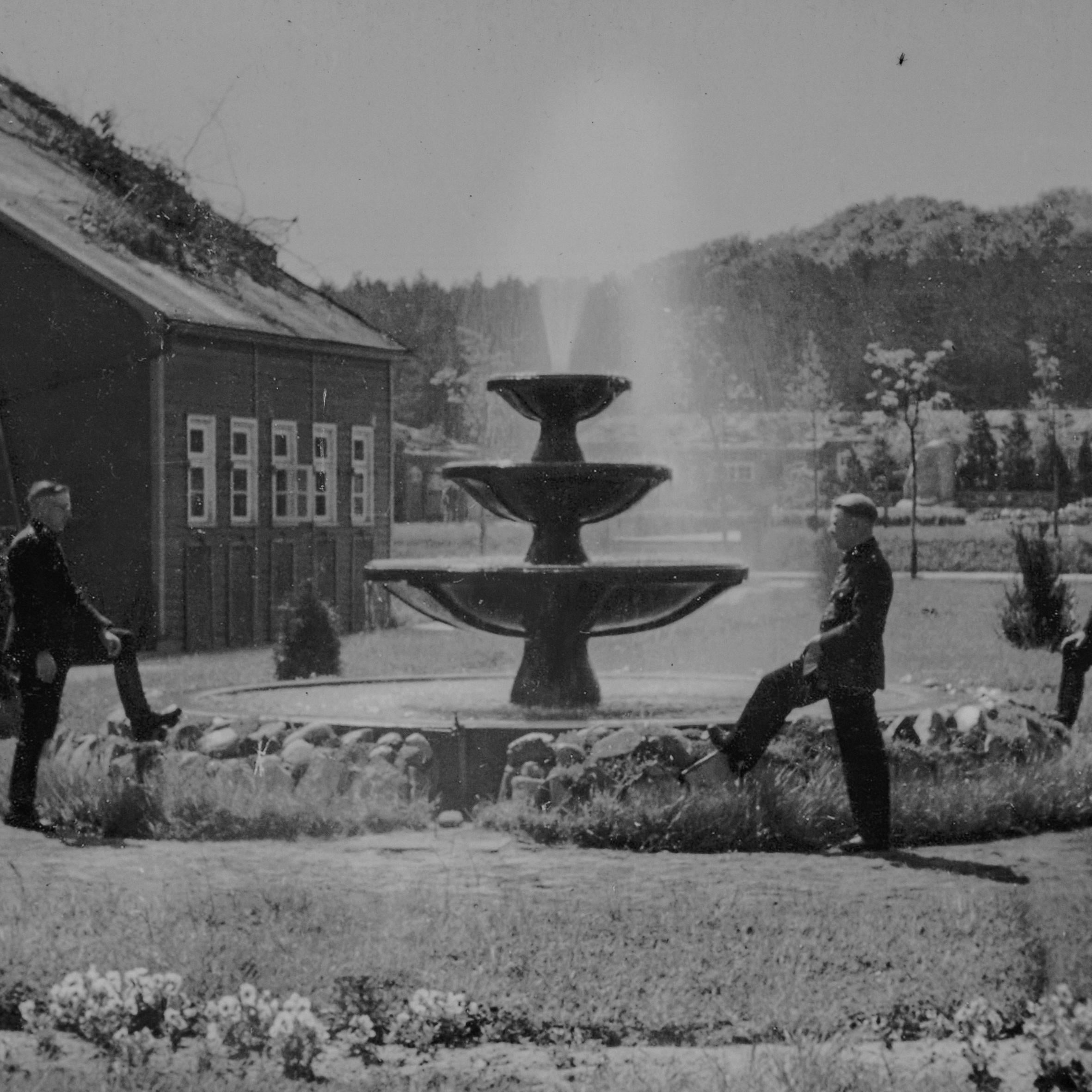 Het concentratiekamp Esterwegen herbergde tussen 1933 en 1945 gevangenen en bewakers.