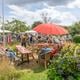 Gezelligheid., leuke spullen en eten en drinken tijdens de Midsummer Fair.