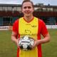Routinier Sebastian Kroezen van SC Angelslo viert de periodetitel, maar het mooiste moment moet voor de 30-jarige Emmenaar nog komen: promotie naar de vierde klasse.