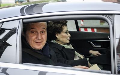 Advocaten Geert-Jan Knoops en Carry Knoops-Hamburger arriveren bij de rechtbank van Rotterdam voor de derde dag van de inhoudelijke behandeling van haar rechtszaak. Weski wordt verdacht van deelname aan de criminele organisatie van haar voormalige cient Ridouan Taghi.