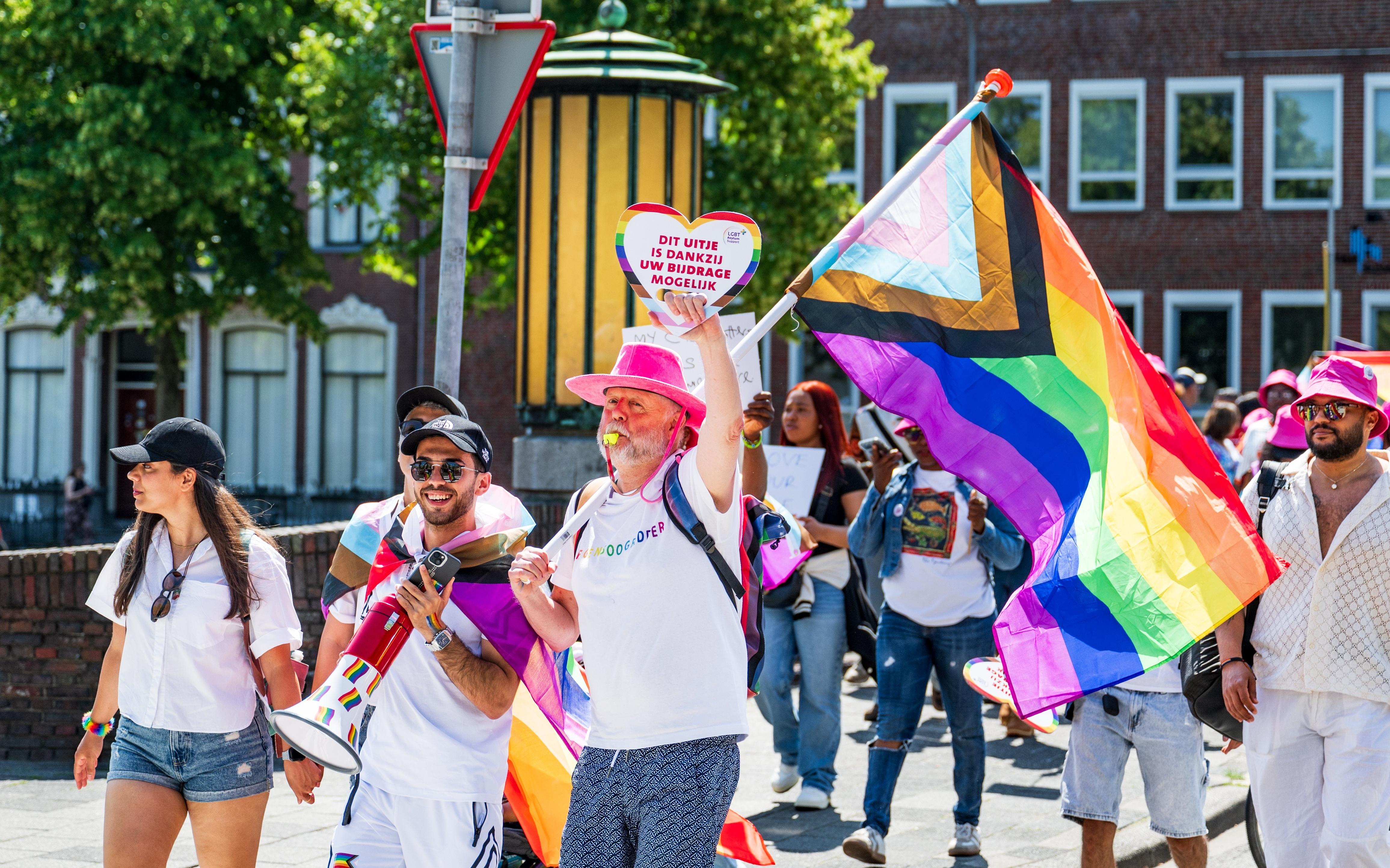 Tijdens de Pride Walk in Groningen in 2025 was het ook warm.