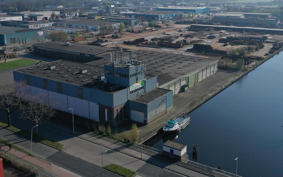 OIp deze plek in Hoogeveen moet het nieuwe migrantencomplex verrijzen, maar er is veel weerstand tegen.