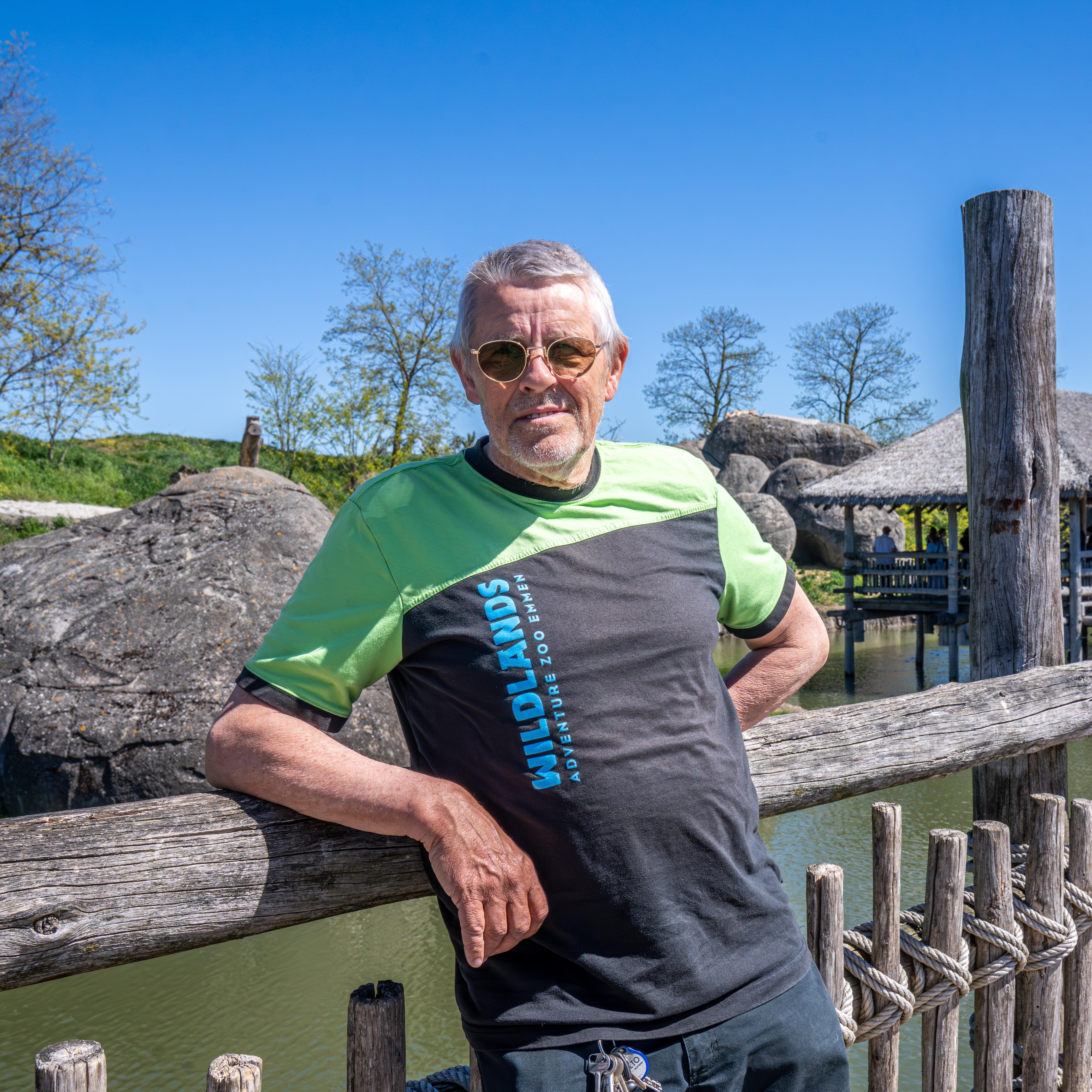 Louis van Rotterdam stopt na 48 jaar als dierverzorger.