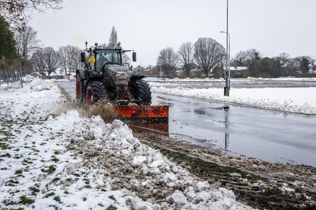 Met de trekker gaat sneeuwschuiven net een tikje sneller.