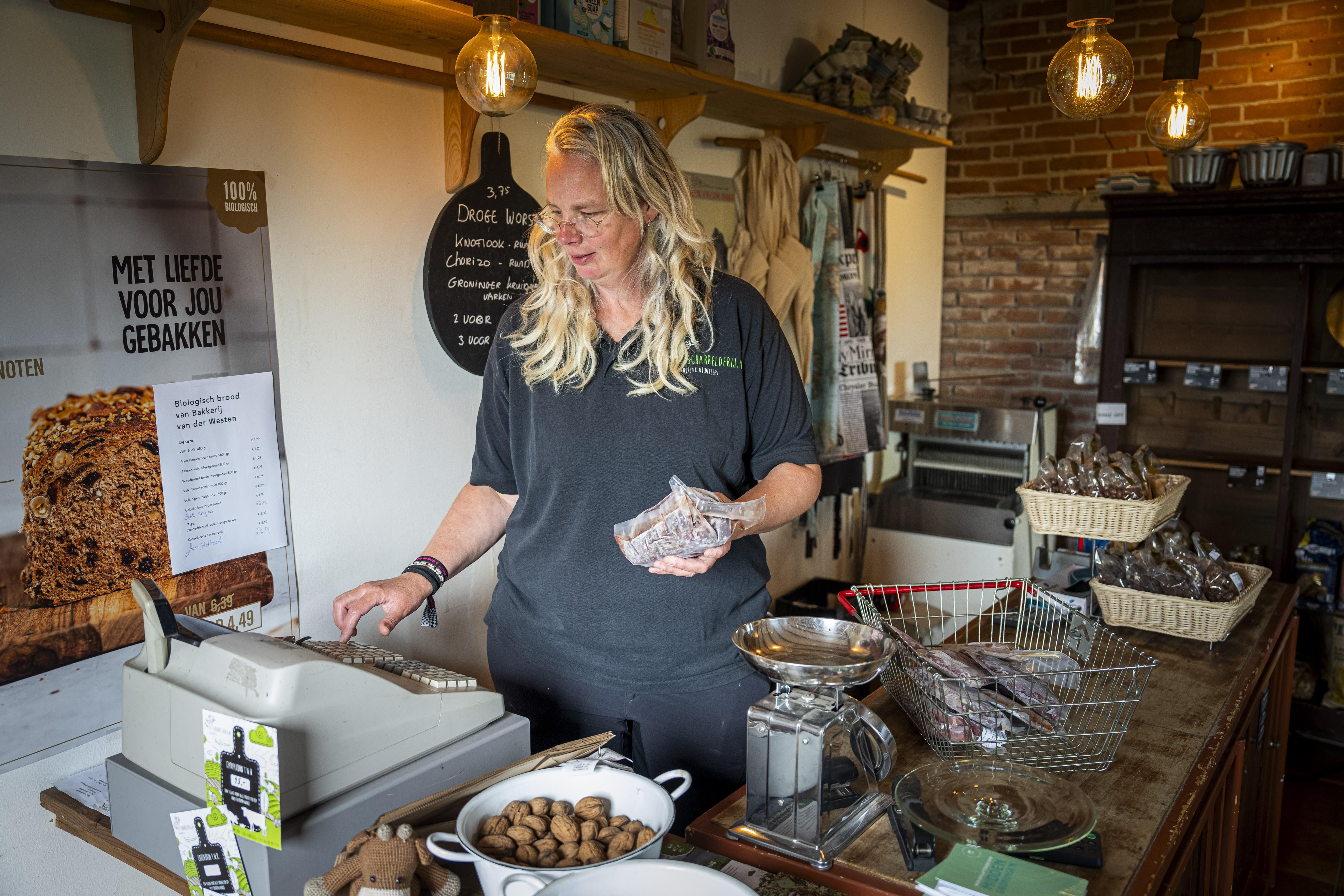 Klanten zijn blij met een biologische boerderijwinkel in de buurt, zegt Lotte Rensema.