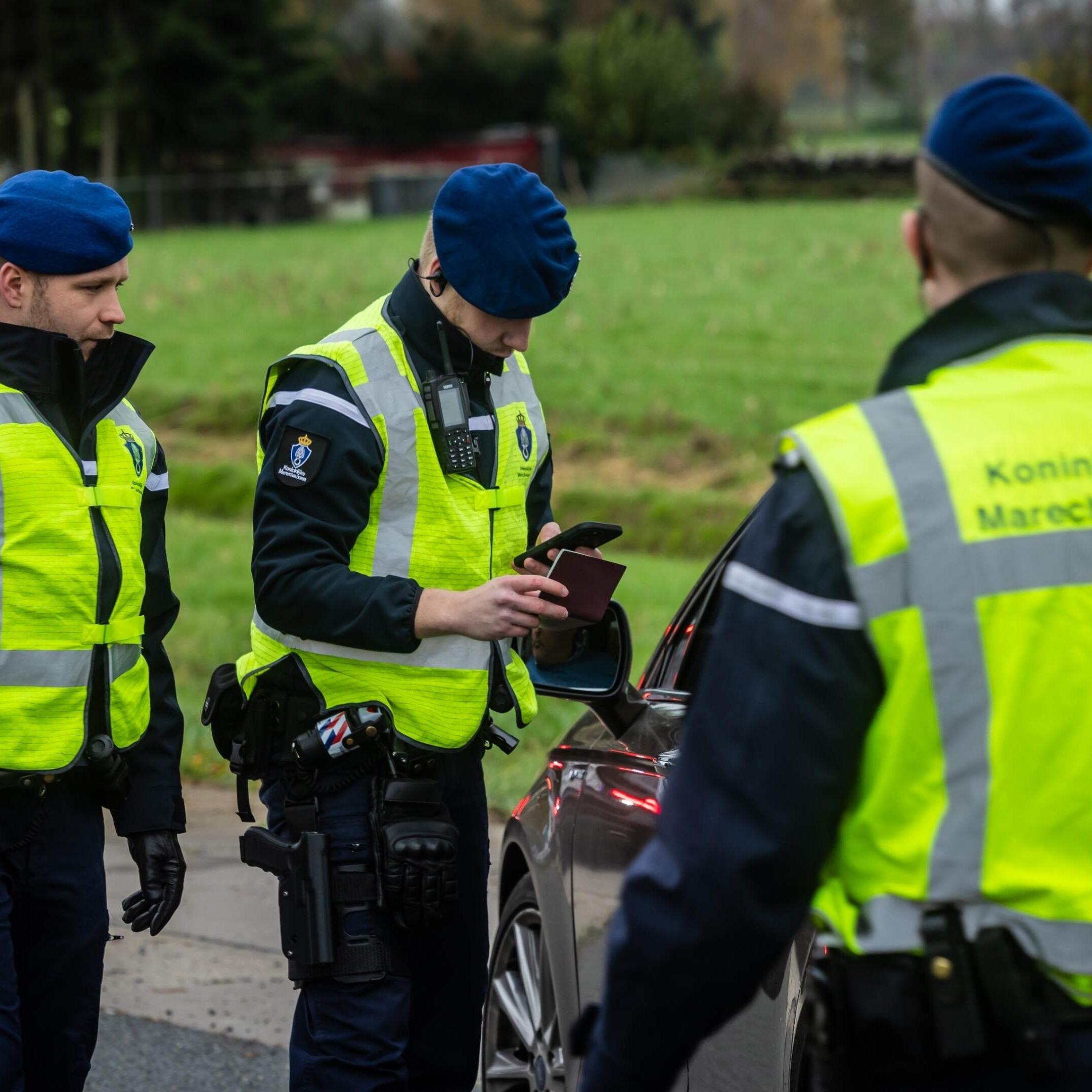 De grenscontroles die voormalig asielminister Faber (PVV) invoerde, gaan na de zomer op de schop.